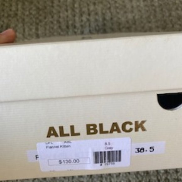 Beautiful Holiday Gray Flannel jewel embellished kitten heel flat - Picture 6 of 6